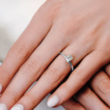 Load image into Gallery viewer, ITI NYC Emerald Shape 4 Prong Basket Solitaire