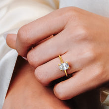 Load image into Gallery viewer, ITI NYC Oval 4 Prong Basket Solitaire