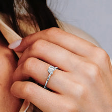 Load image into Gallery viewer, ITI NYC Round 4 Prong High TIF Style Solitaire