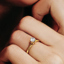 Load image into Gallery viewer, ITI NYC Round 4 Prong Magnolia Solitaire