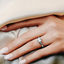 Load image into Gallery viewer, ITI NYC Round 4 Prong Magnolia Solitaire