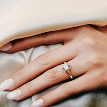 Load image into Gallery viewer, ITI NYC Round 4 Prong Magnolia Solitaire