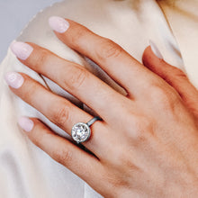 Load image into Gallery viewer, ITI NYC Round Bezel Solitaire