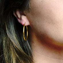 Load image into Gallery viewer, The Mercer Hoop in Gold Filled
