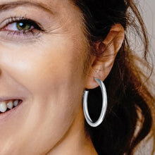 Load image into Gallery viewer, Round Tube Hoop Earring with Post in Sterling Silver (4 mm)