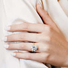 Load image into Gallery viewer, ITI NYC Round 4 Prong High TIF Style Solitaire
