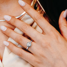 Load image into Gallery viewer, ITI NYC Round Bezel Solitaire
