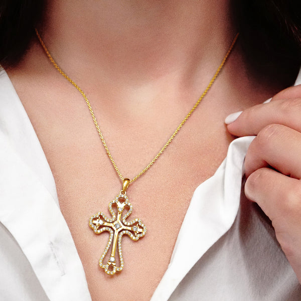 ITI NYC Trefoil Cross Pendant with Cubic Zirconia in Sterling Silver