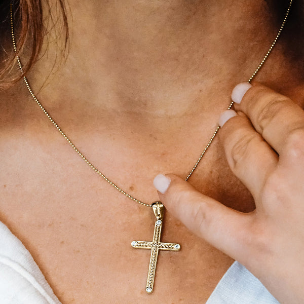 ITI NYC Classic Cross Pendant with Cubic Zirconia in Sterling Silver