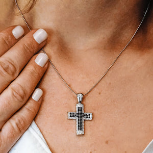 ITI NYC Classic Cross Pendant with Cubic Zirconia in Sterling Silver