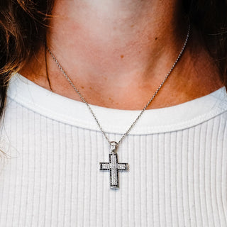 ITI NYC Classic Cross Pendant with Cubic Zirconia in Sterling Silver