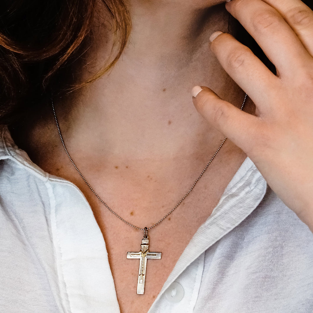 ITI NYC Classic Cross Pendant in Sterling Silver