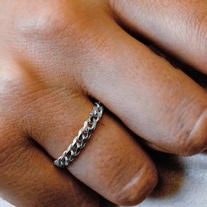 Bowery Curb Chain Ring in 14K White Gold