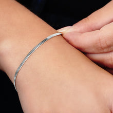 Load image into Gallery viewer, Flexible Hudson Herringbone Chain Bracelet in Sterling Silver
