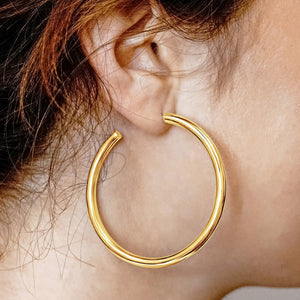 Round Tube Hoop Earring with Post in 14K Gold (4 mm)