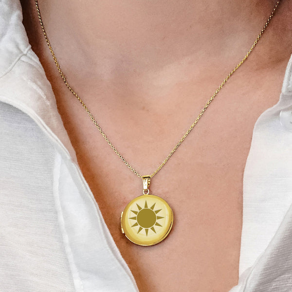 ITI NYC Plain Round Locket in Sterling Silver 18K Yellow Gold Finish with Optional Engraving (14 mm - 32 mm)