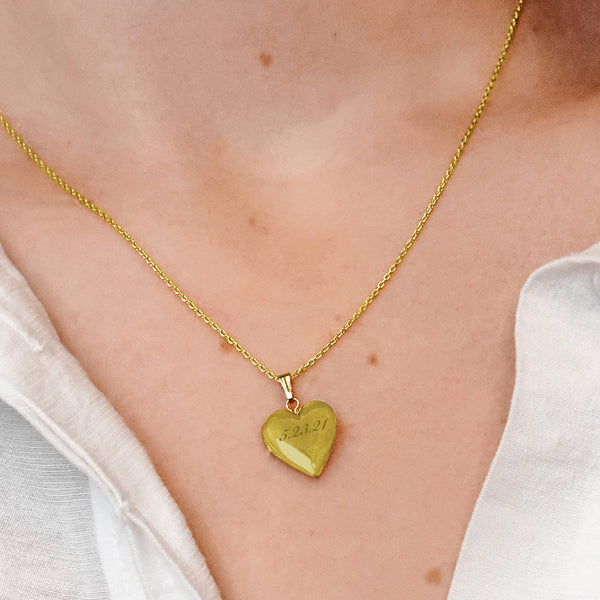 ITI NYC Plain Heart Locket in 14K Gold with Optional Engraving (13 mm - 19 mm)