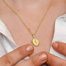 Load image into Gallery viewer, ITI NYC Plain Oval Locket in 14K Gold with Optional Engraving (13 x 10 mm - 21 x 16 mm)
