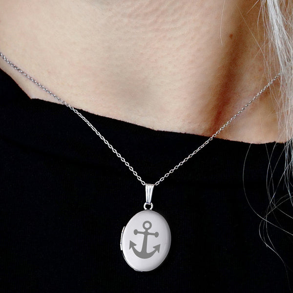 ITI NYC Plain Oval Locket in Sterling Silver with Optional Engraving (23 x 14 mm - 57 x 39 mm)