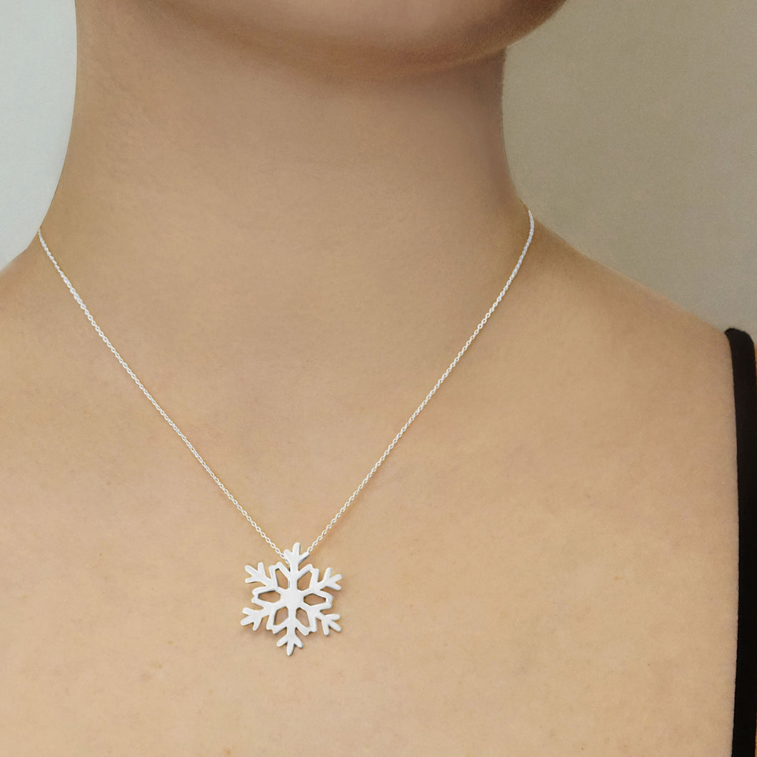 Solo Snowflake Necklace in Sterling Silver(28 x 24 mm)