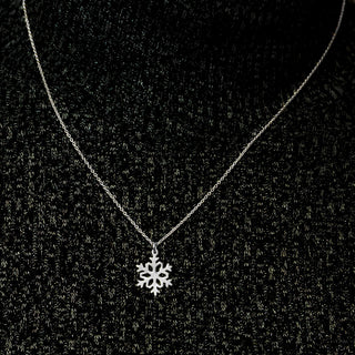 Snowflake Necklace in Sterling Silver (20 x 13 mm)