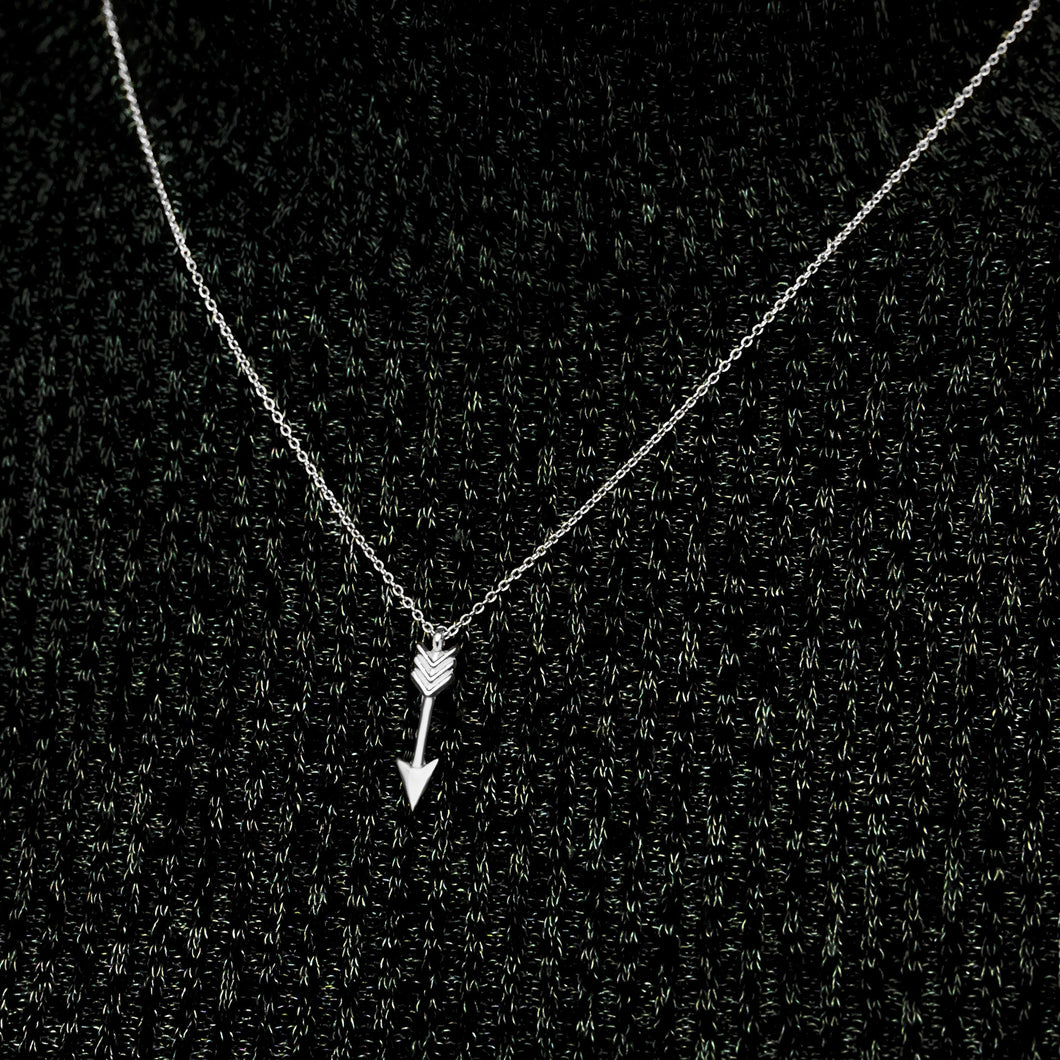 Arrow Necklace in Sterling Silver (21 x 5 mm)