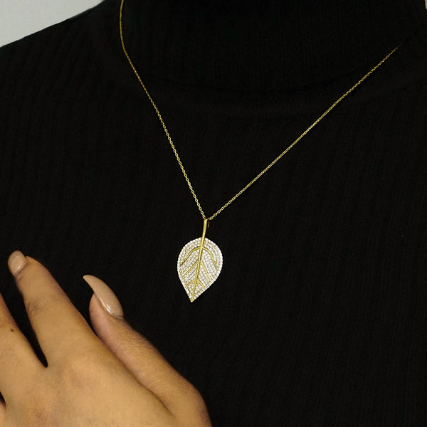 Leaf Necklace in Sterling Silver (37 x 19 mm)