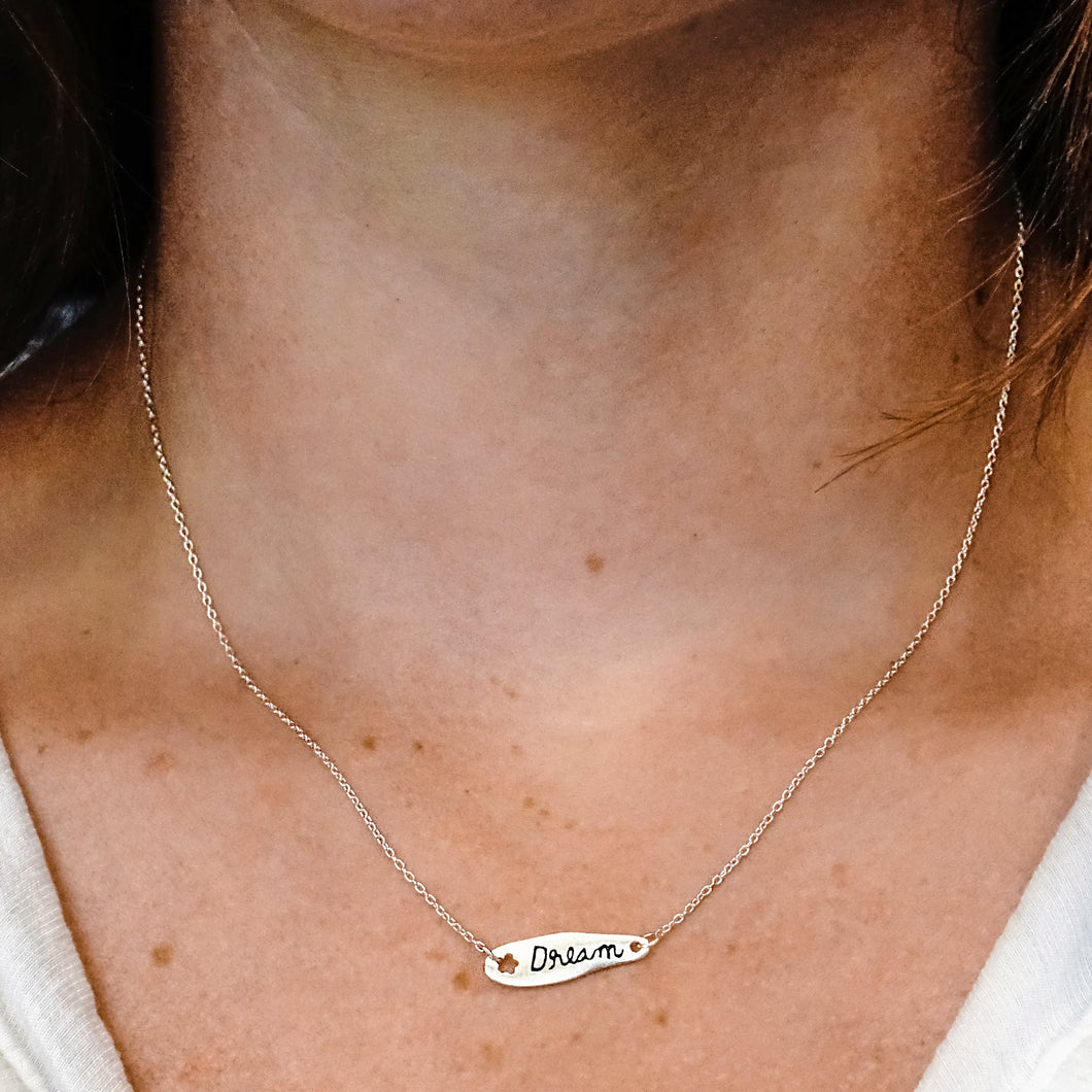 Dream Bar Necklace in Sterling Silver (21 x 6 mm)