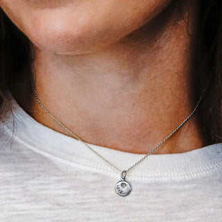 Love Disc Necklace in Sterling Silver (10 x 10 mm)