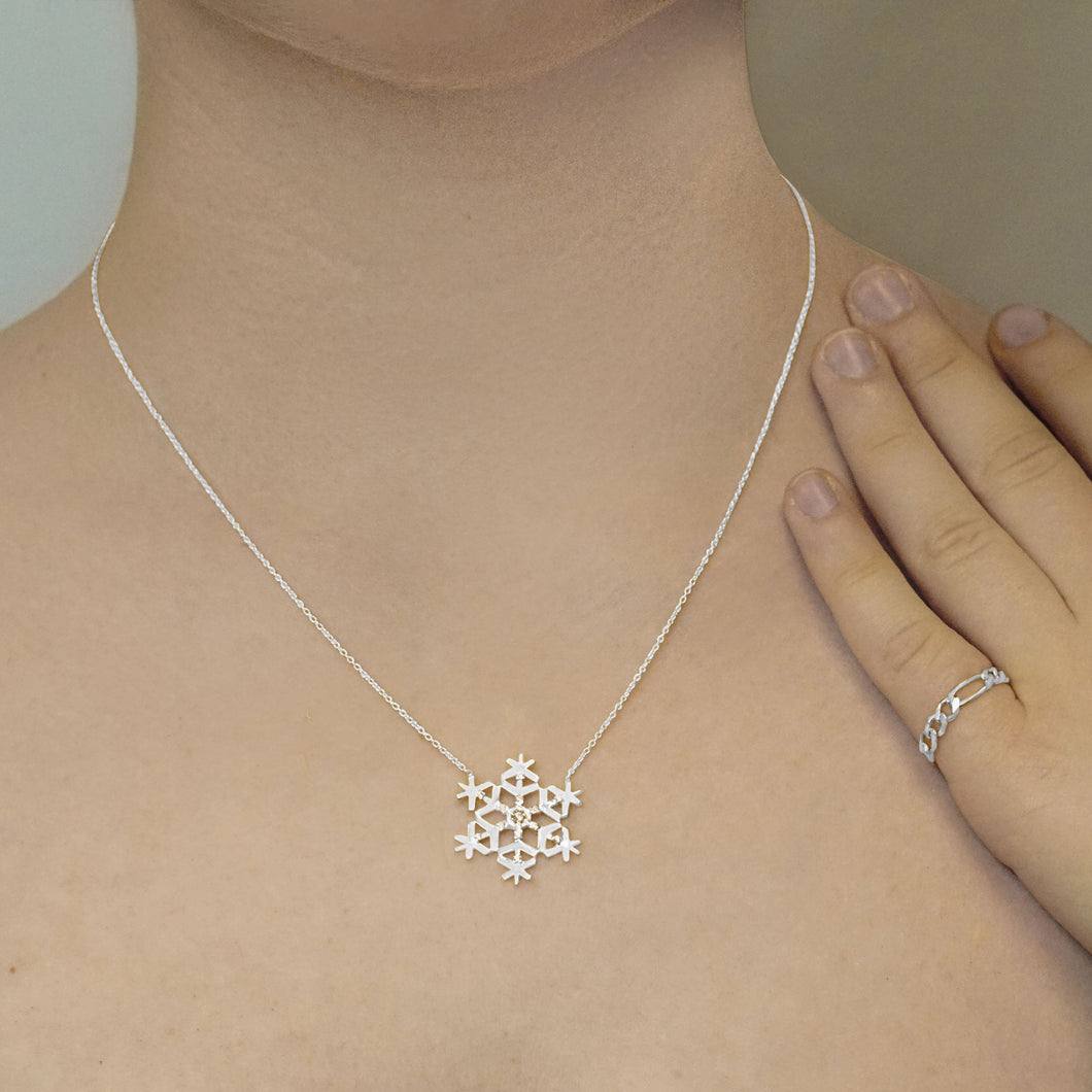 6 Point Snowflake Necklace in Sterling Silver (24 x 24 mm)