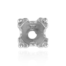 Load image into Gallery viewer, ITI NYC Round Fishtail Settings in 18K Gold (4.00 mm - 8.00 mm)
