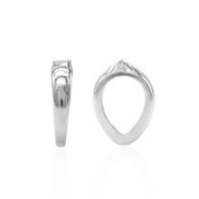 Load image into Gallery viewer, ITI NYC Tapered Smooth Bails (5.0 mm)
