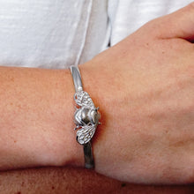 Load image into Gallery viewer, Bee Bracelet Top in Sterling Silver (30 x 17mm)
