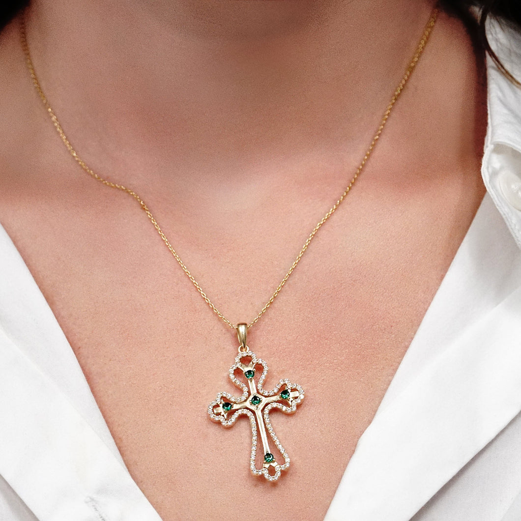 ITI NYC Trefoil Cross Pendant with Green Cubic Zirconia in Sterling Silver