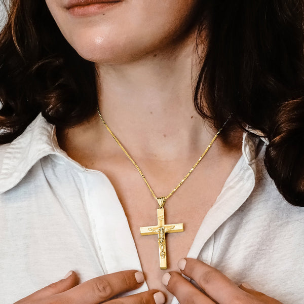 ITI NYC Classic Crucifix Pendant in Sterling Silver