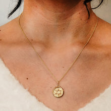 Load image into Gallery viewer, ITI NYC Star of David in Circle Pendant in 14K Gold
