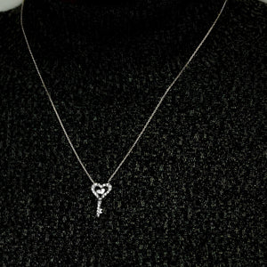 Key Necklace in Sterling Silver (20 x 11mm)