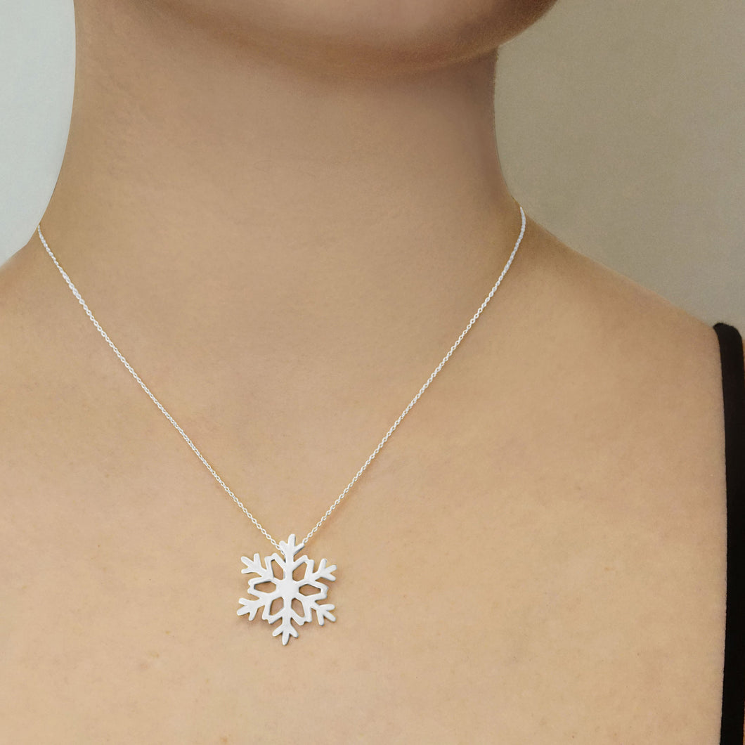 Solo Snowflake Necklace in Sterling Silver(28 x 24mm)