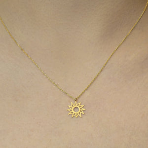 Sun Necklace in Sterling Silver (17 x 14mm)