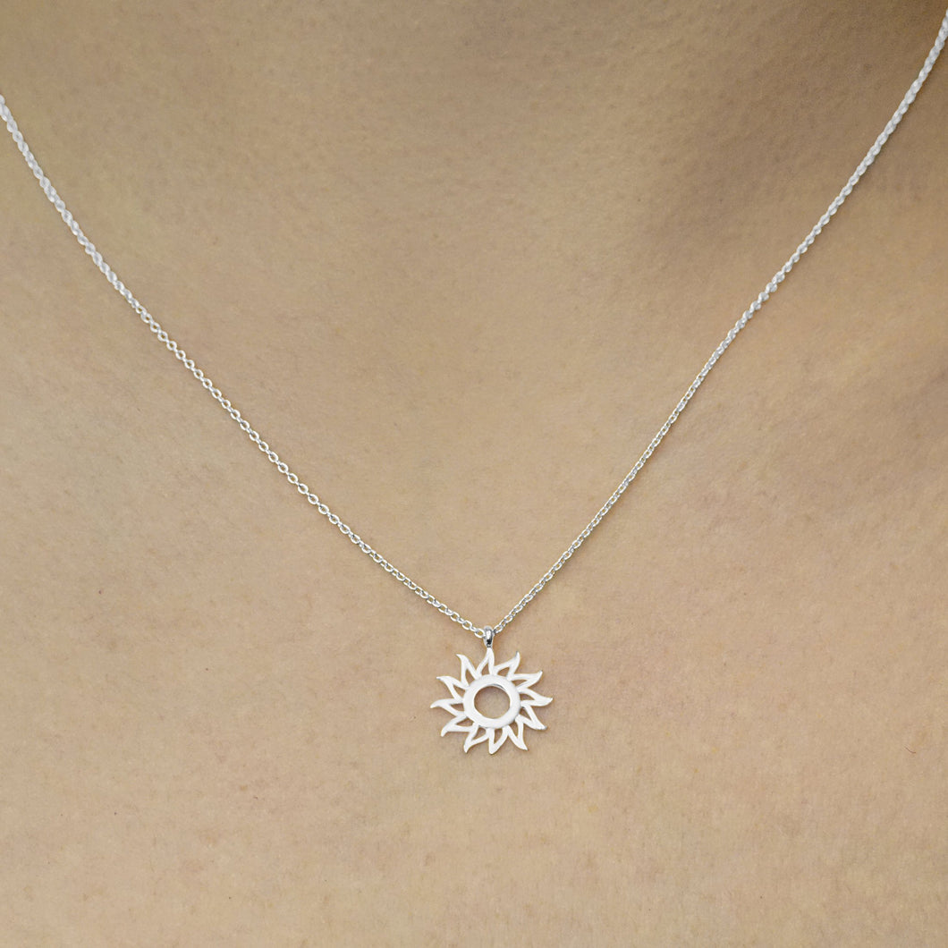 Sun Necklace in Sterling Silver (17 x 14mm)