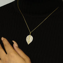 Load image into Gallery viewer, Leaf Necklace in Sterling Silver (37 x 19mm)

