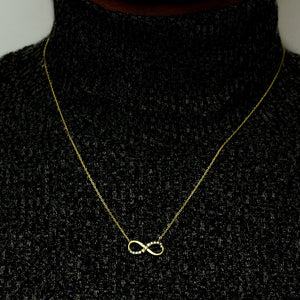 Infinity Necklace in Sterling Silver (18 x 9mm)
