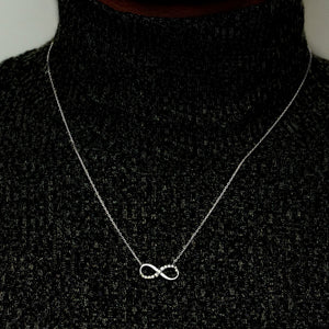 Infinity Necklace in Sterling Silver (18 x 9mm)