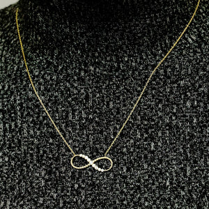Infinity Necklace in Sterling Silver (27 x 11mm)